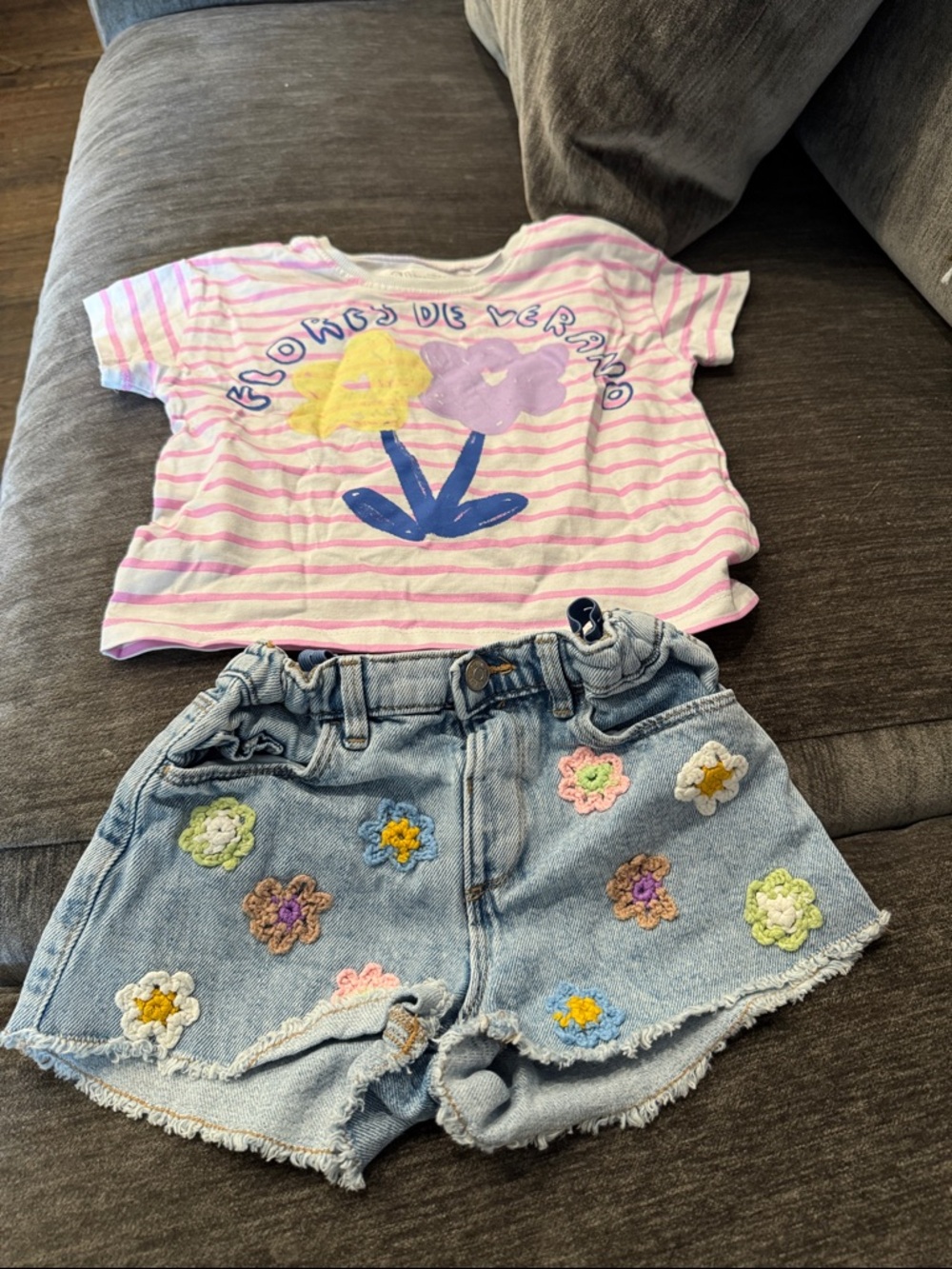Zara Pink & White Striped 'Flores de Verano' Floral Graphic set